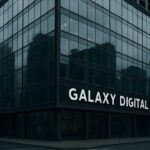 Het hoofdkantoor van Galaxy Digital onder een grijze bewolkte hemel