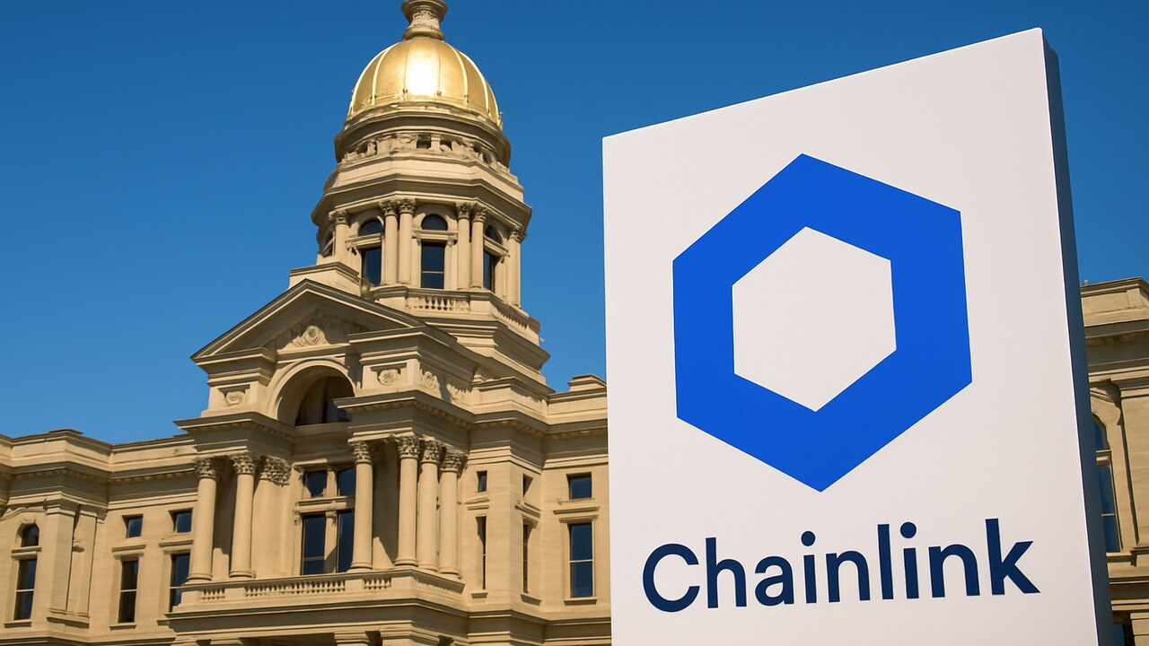 Het Wyoming State Capitol met een groot Chainlink-logo op de voorgrond
