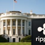 Het Witte Huis in helder daglicht met een opvallend Ripple-logo, symbool voor de cryptotop met Trump.