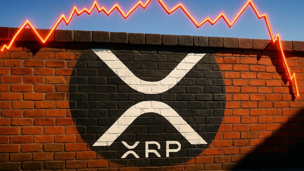 Bakstenen muur met XRP-logo waartegen een rode koerslijn omhoog drukt