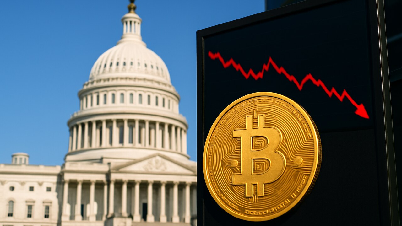 Het Amerikaanse Capitool met een Bitcoin-symbool en een rood dalende koersgrafiek op een scherm