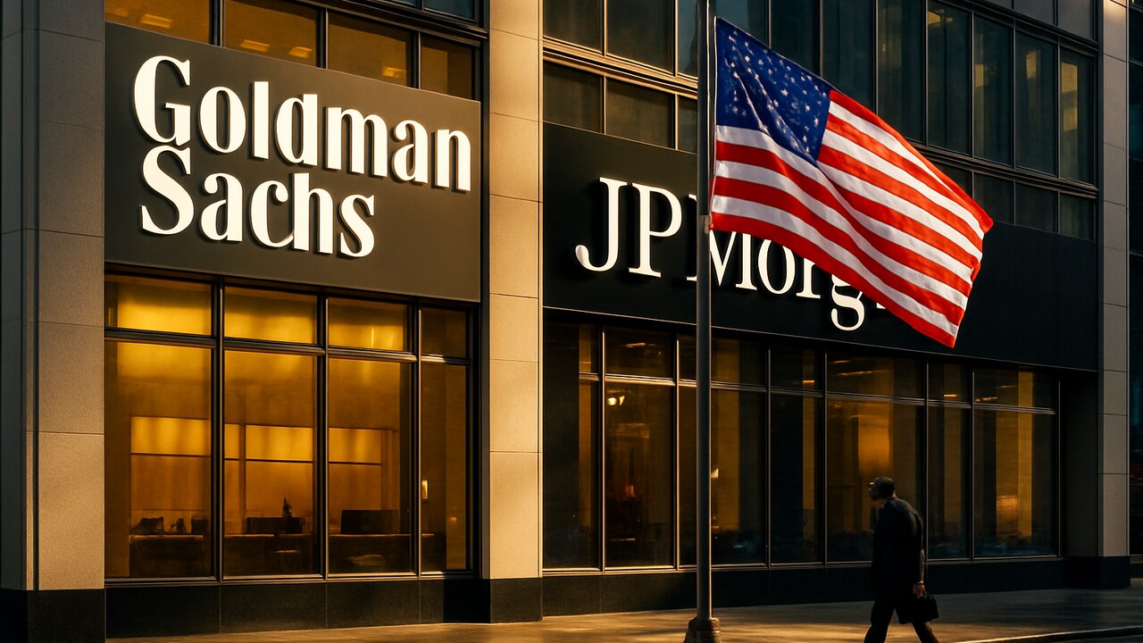 Gevels van grote Wall Street-banken met herkenbare logo's, symbool voor de renteverwachtingen die de Bitcoin koers raken
