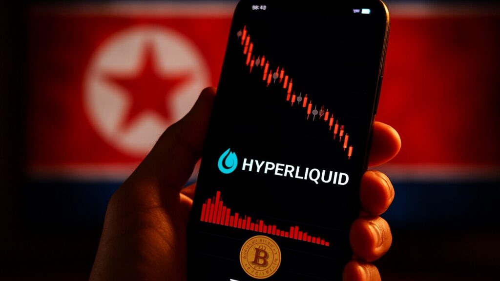 Smartphone met de Hyperliquid-app en een rode dalende grafiek, met op de achtergrond een Noord-Koreaanse vlag