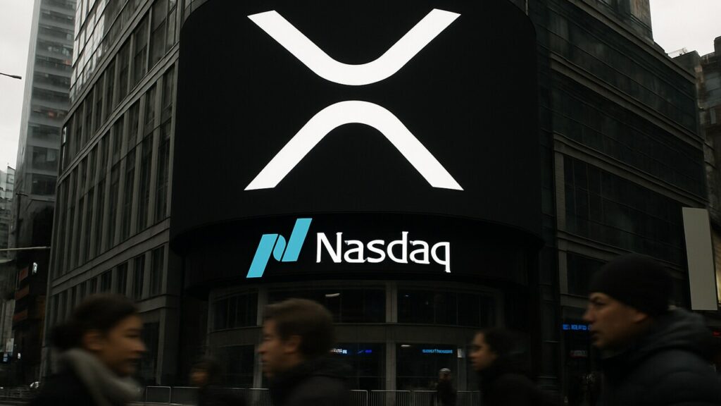 Gevel van het Nasdaq-gebouw op Times Square met het XRP-logo op het grote scherm